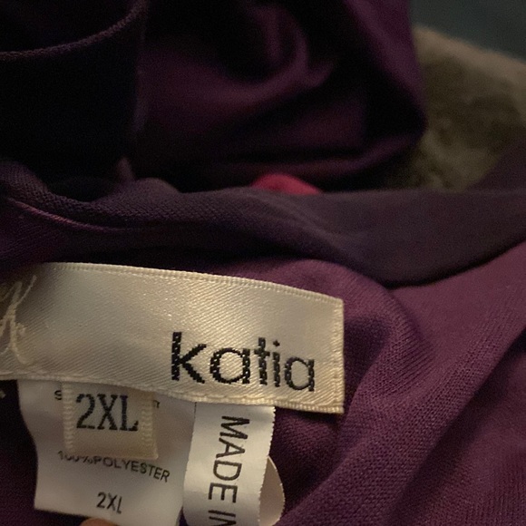 Katia dress has two different colour of sleeves US is size S Chinese size is 2XL - Picture 10 of 10